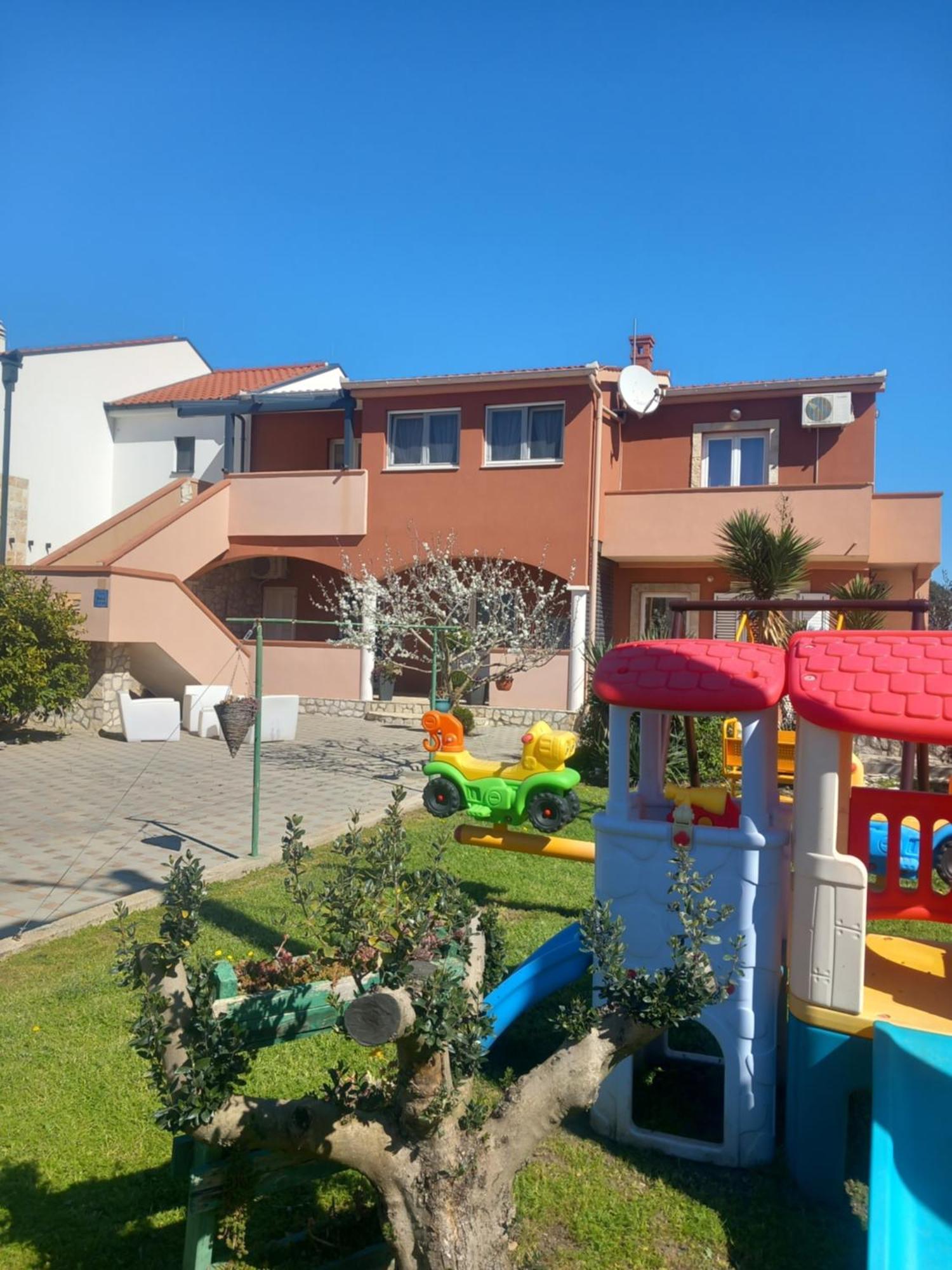 Apartmani Goga Биоград на Мору Екстериор снимка